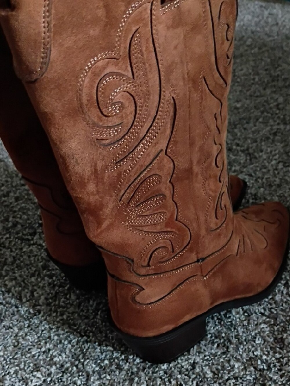 Women's Tan Suede Western Heeled Boots - Picture 4 of 7